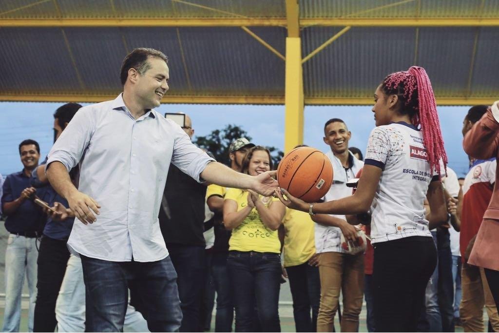 Já foram construídos mais de 40 ginásios em Alagoas, até o final do ano serão 100 novos equipamentos esportivos