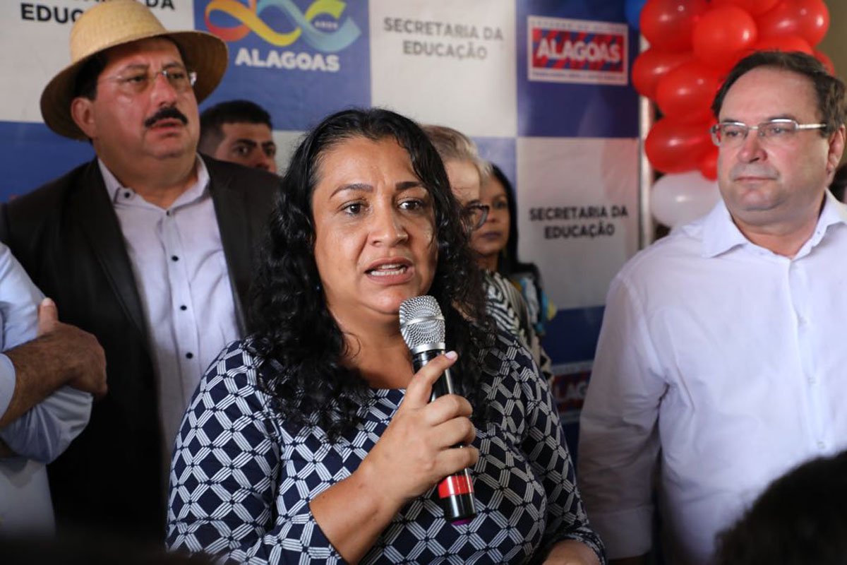 Entrega da Escola  Estadual Ozória de Moura Lima reformada (Foto: Márcio Ferreira)