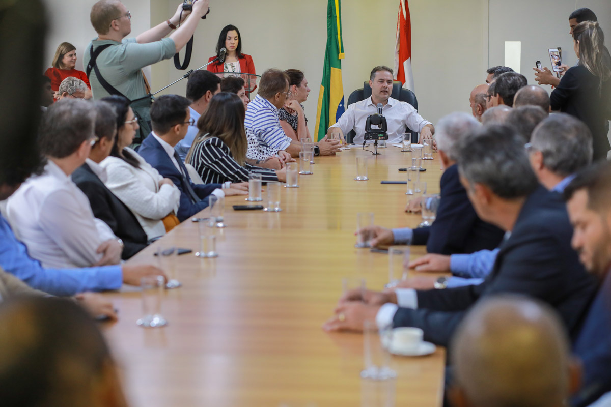 Governador assina decretos de concessão de incentivos fiscais e locacionais a 13 empreendimentos (Foto: Márcio Ferreira)
