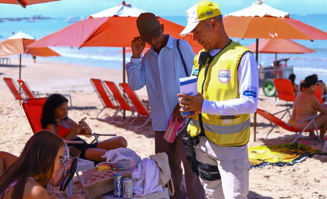 Ronda No Bairro Comemora Dia Mundial Do Turista Com Panfletagem Na Orla De Maceió Circuito Mundo 